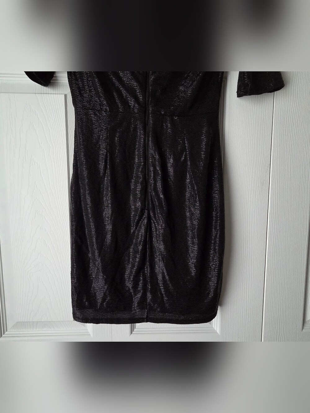 Alice + Olivia Black Textured V-Neck Dress Size 6 - Picture 10 of 13